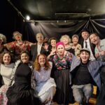 Acteurs de la Zanni Compagnie, troupe de théâtre à Toulouse, en scène.