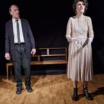 Deux comédiens sur scène, spectacle de Zanni Compagnie à Toulouse